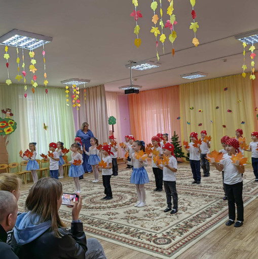 Праздник "Дети и художник Каляка - маляка" Праздник "Дети и художник Каляка - маляка".